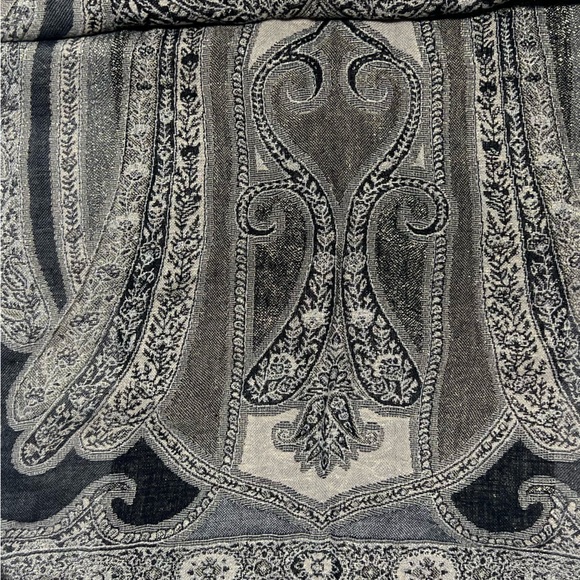 Gold lurex PASHMINA 72x 20” - Picture 3 of 7